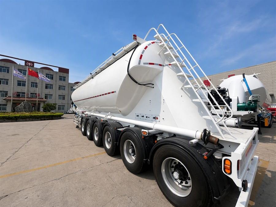 Trucks and trailers for construction, oil and gas support and desert haulage in the Middle East